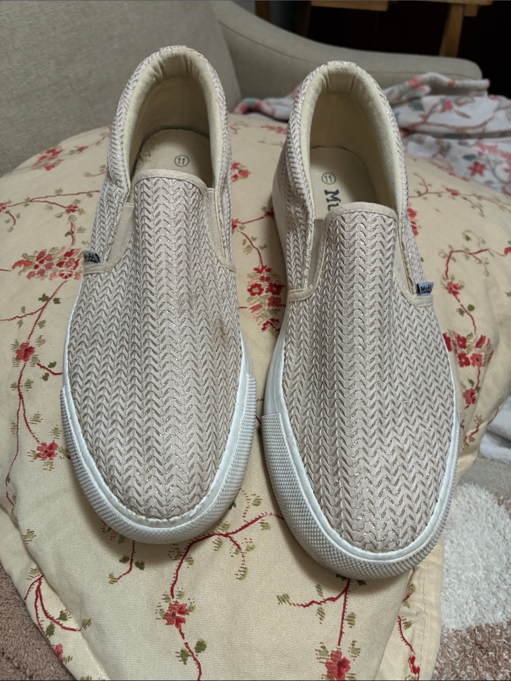 Mudd Women's Slip-On Flats in Light Beige